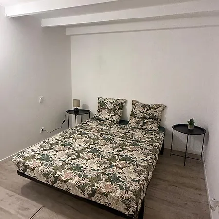 Cosy Avec Clim 80m2 아파트